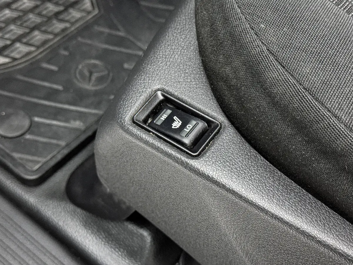 220 d 4-MATIC Pure Roll-cover 3.5t trekhaak Camera Stoelverwarming