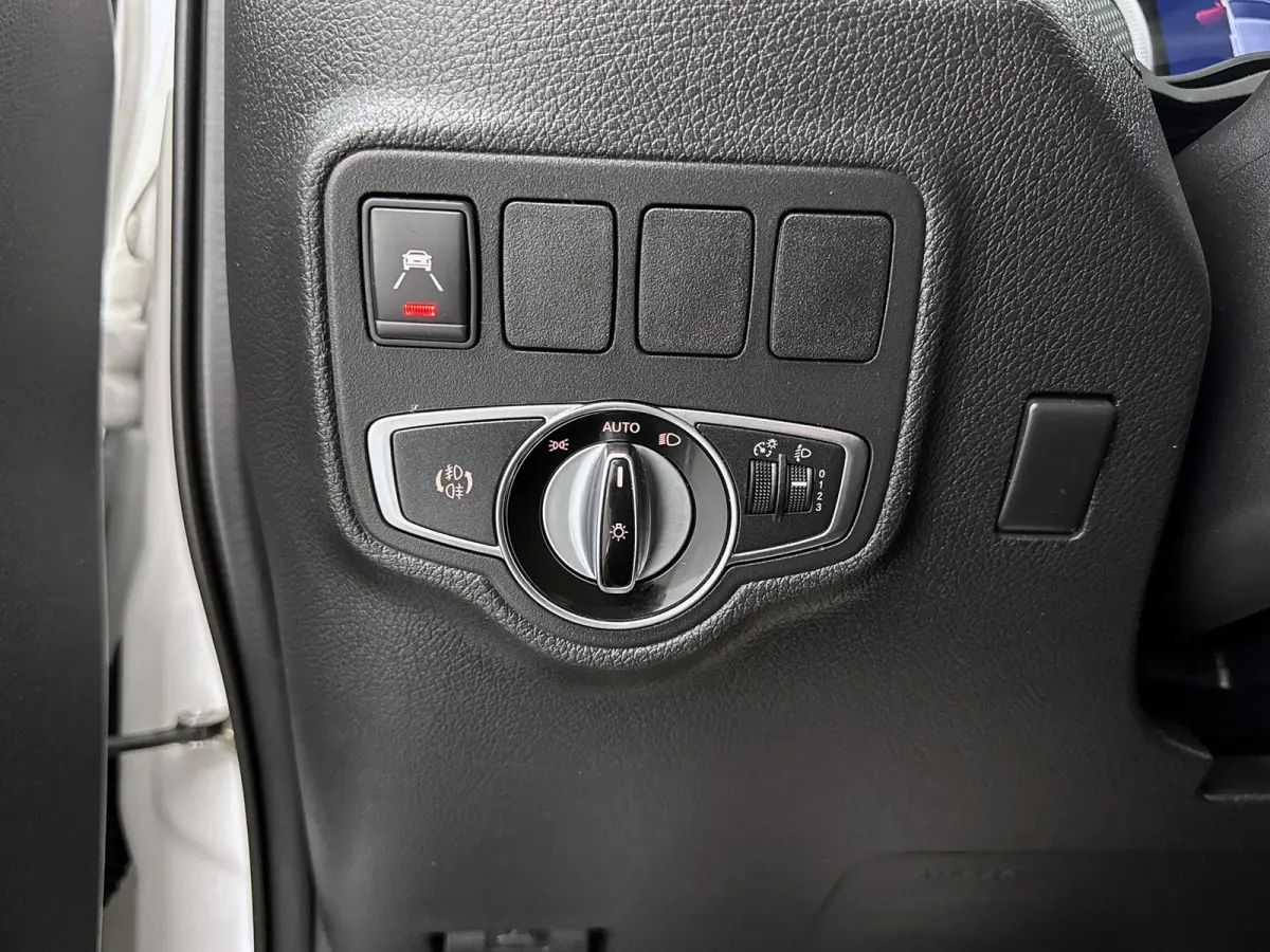 220 d 4-MATIC Pure Roll-cover 3.5t trekhaak Camera Stoelverwarming