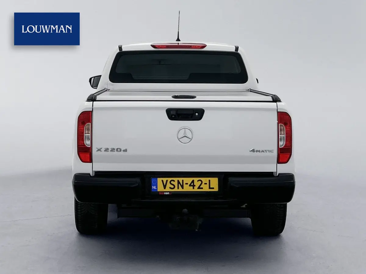 220 d 4-MATIC Pure Roll-cover 3.5t trekhaak Camera Stoelverwarming