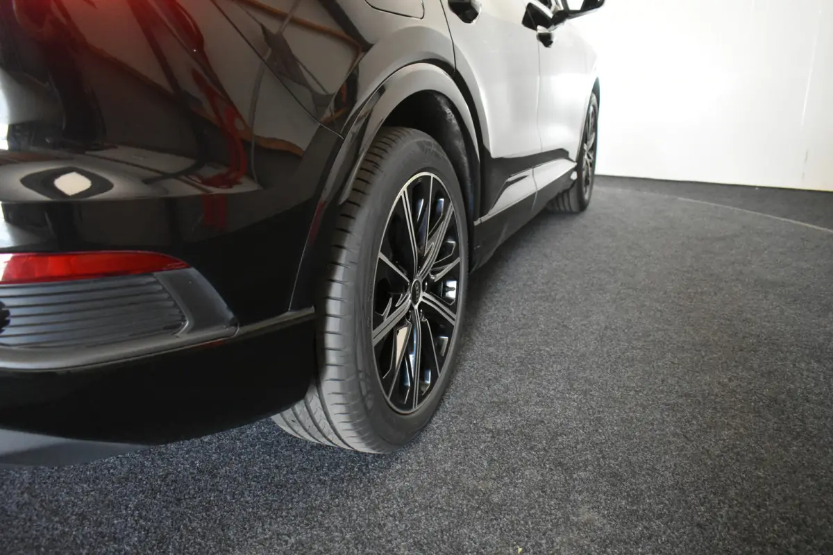 55 kWh Advanced Black edition El a-Klep 20" Virtual