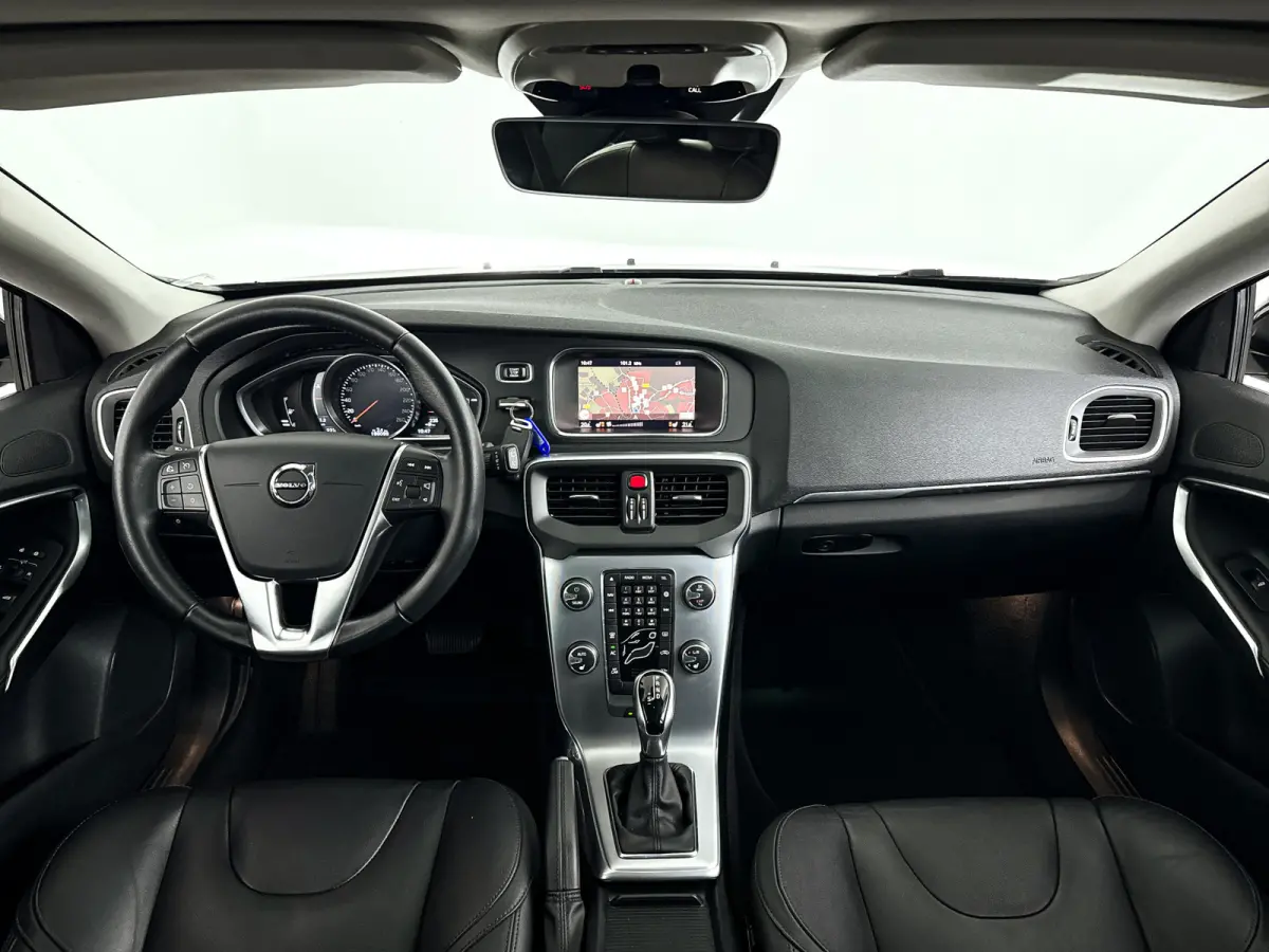 2.0 T5 Nordic+ | Panoramadak | Parkeercamera | Stoelverwarming | Standkachel
