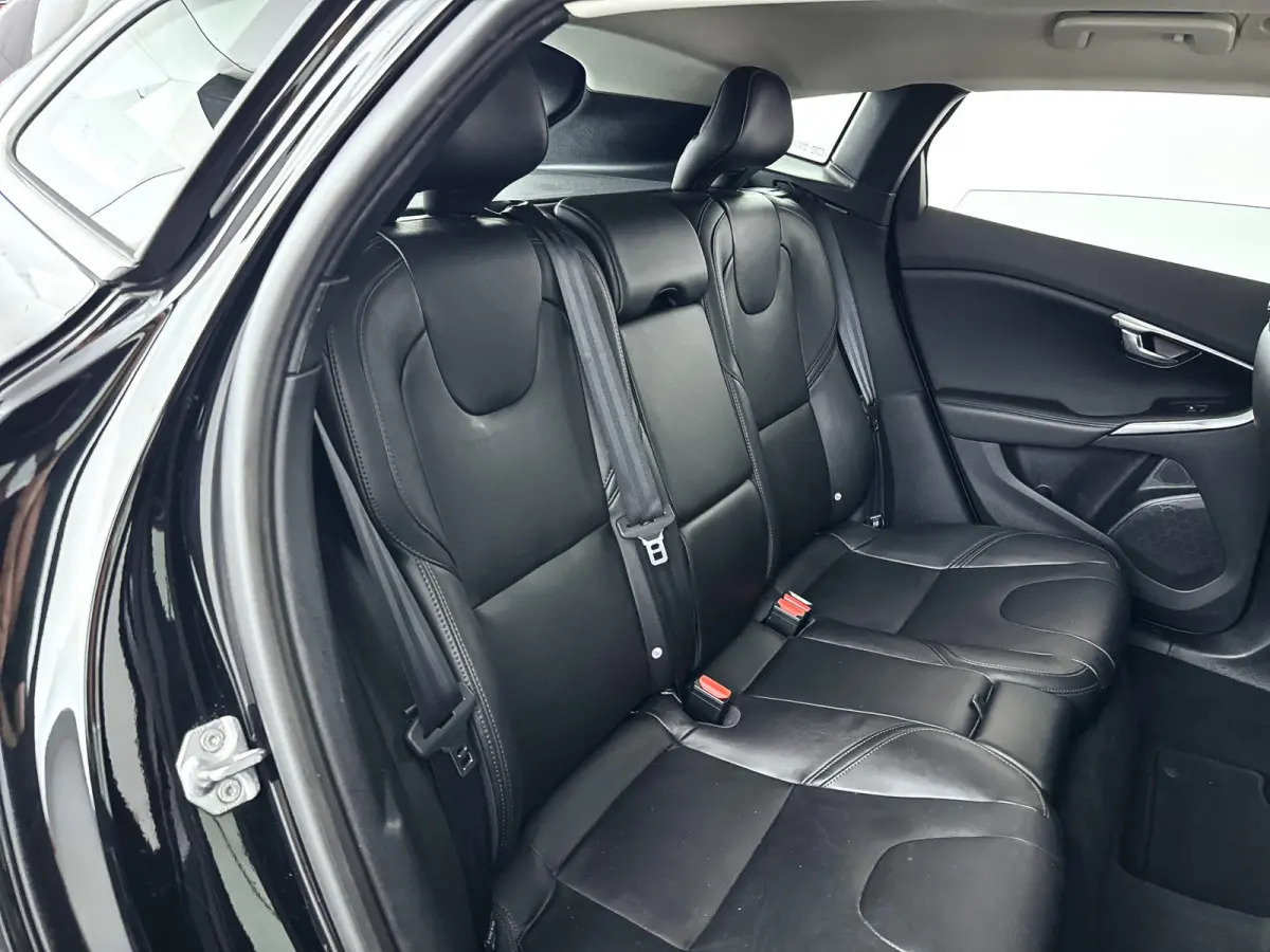 2.0 T5 Nordic+ | Panoramadak | Parkeercamera | Stoelverwarming | Standkachel