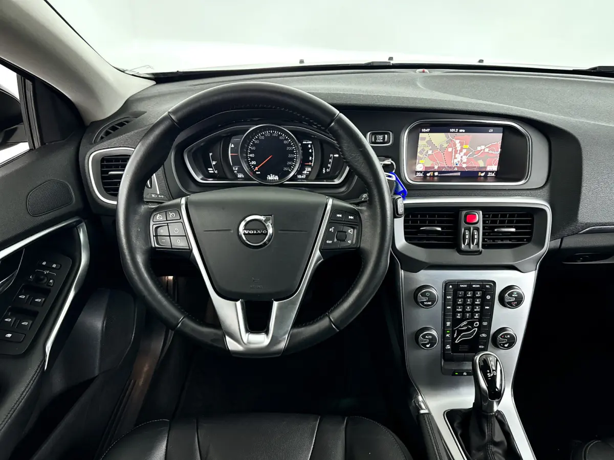 2.0 T5 Nordic+ | Panoramadak | Parkeercamera | Stoelverwarming | Standkachel