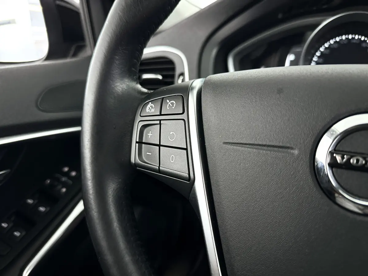 2.0 T5 Nordic+ | Panoramadak | Parkeercamera | Stoelverwarming | Standkachel