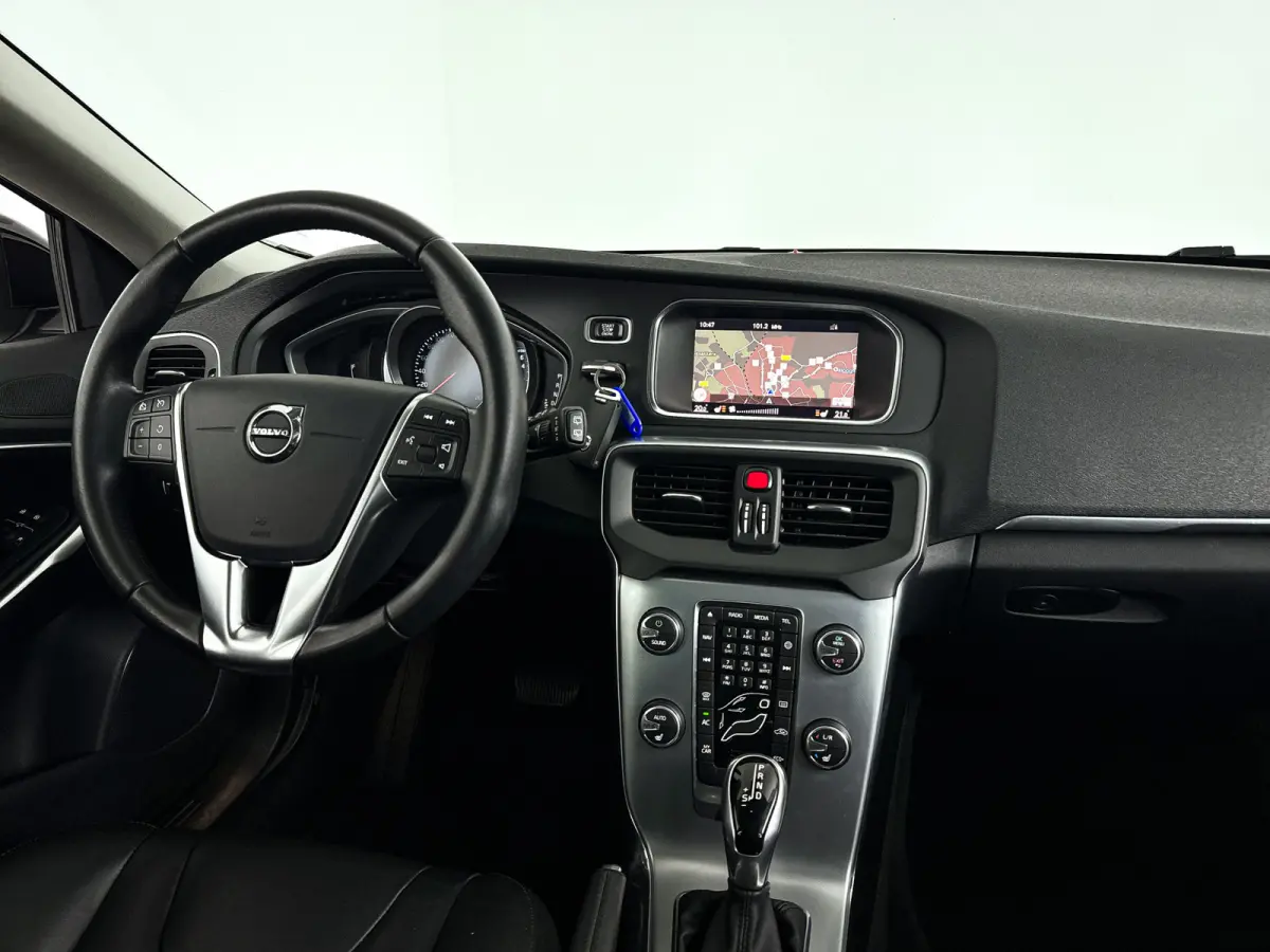 2.0 T5 Nordic+ | Panoramadak | Parkeercamera | Stoelverwarming | Standkachel