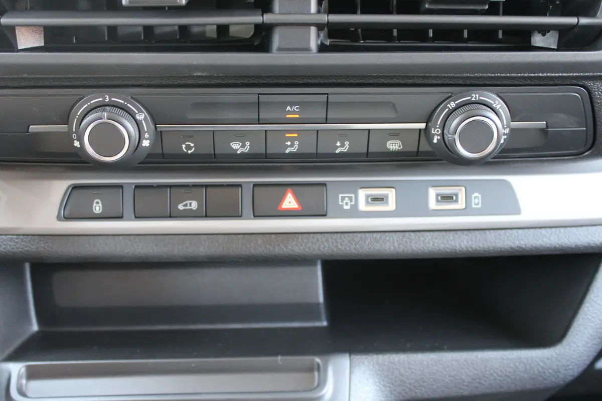 75 kWh | €14.360 korting! | CAMERA | NAVI | BETIMMERING | DRAADLOOS CARPLAY |