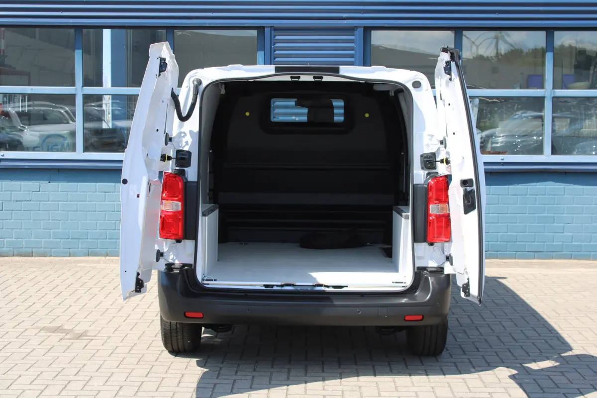 75 kWh | €14.360 korting! | CAMERA | NAVI | BETIMMERING | DRAADLOOS CARPLAY |