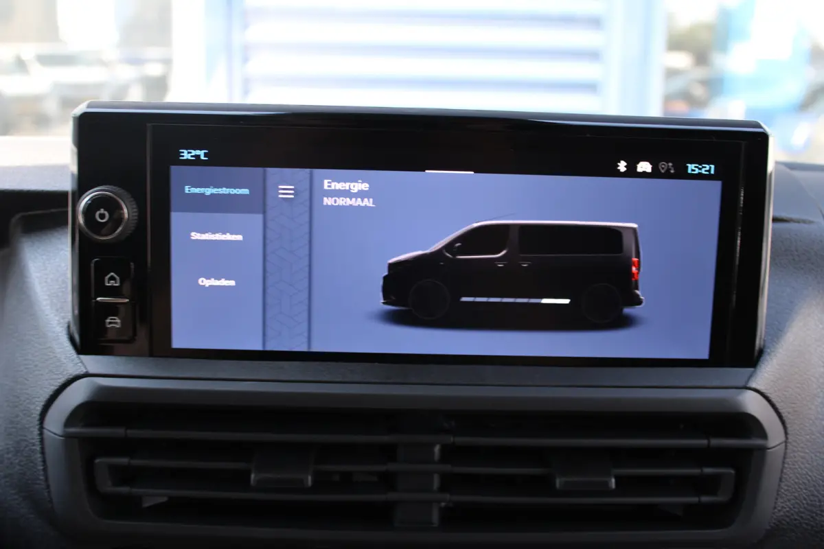 75 kWh | €14.360 korting! | CAMERA | NAVI | BETIMMERING | DRAADLOOS CARPLAY |