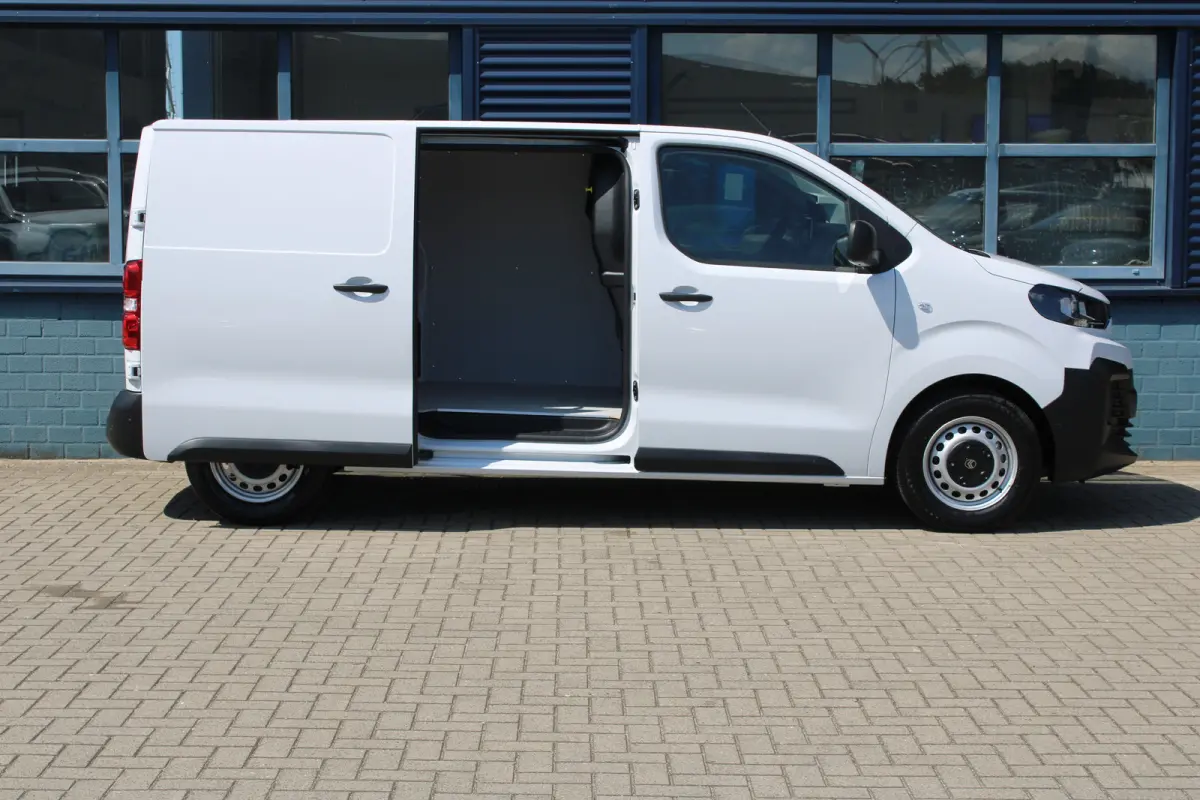 75 kWh | €14.360 korting! | CAMERA | NAVI | BETIMMERING | DRAADLOOS CARPLAY |
