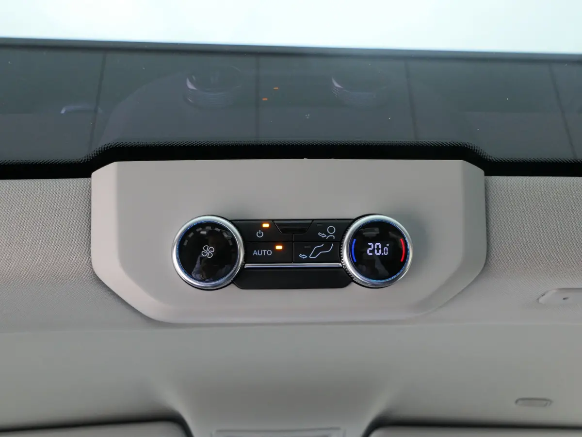 Tourneo 340 2.5 PHEV L2H1 Titanium X Luxury | Panoramadak | Leder | 360 Camera | Trekhaak | Stoelverwarming | Keyless | 8-Persoons | Adaptive LED