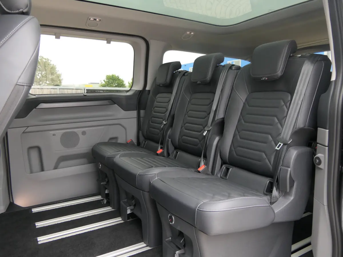Tourneo 340 2.5 PHEV L2H1 Titanium X Luxury | Panoramadak | Leder | 360 Camera | Trekhaak | Stoelverwarming | Keyless | 8-Persoons | Adaptive LED
