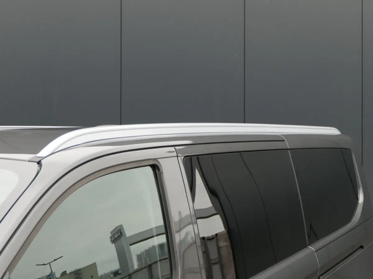 Tourneo 340 2.5 PHEV L2H1 Titanium X Luxury | Panoramadak | Leder | 360 Camera | Trekhaak | Stoelverwarming | Keyless | 8-Persoons | Adaptive LED