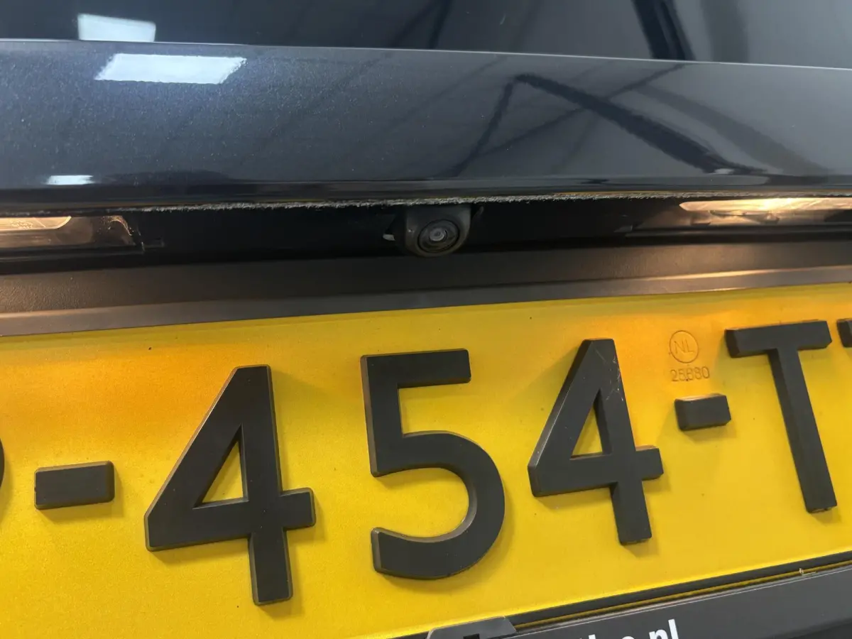 FIRST*ACC*CAMERA*ECC*CARPLAY*5-DEURS*NAP*LM-VELGEN