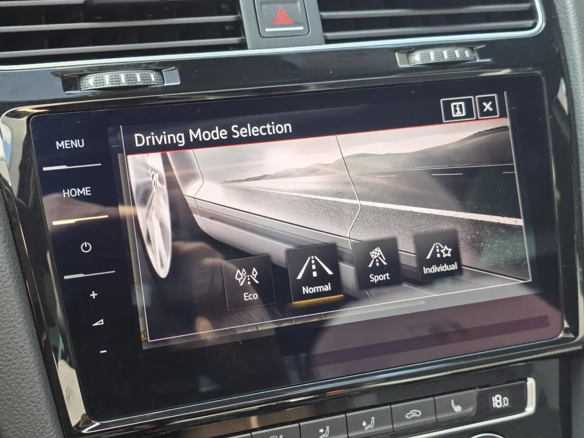 1.5 TSI Highline Business R-LINE / PANO / VIRTUAL / ACC / DCC