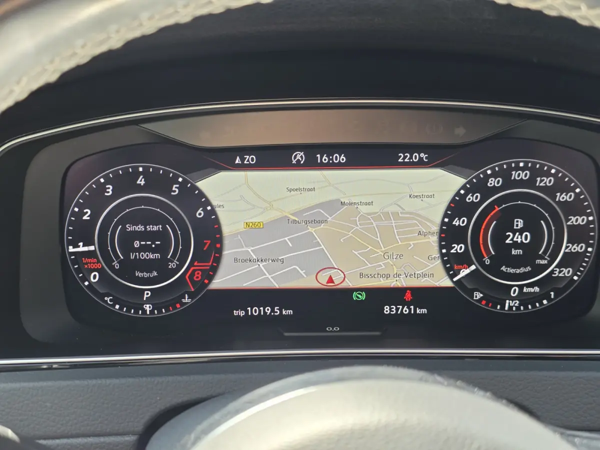 1.5 TSI Highline Business R-LINE / PANO / VIRTUAL / ACC / DCC