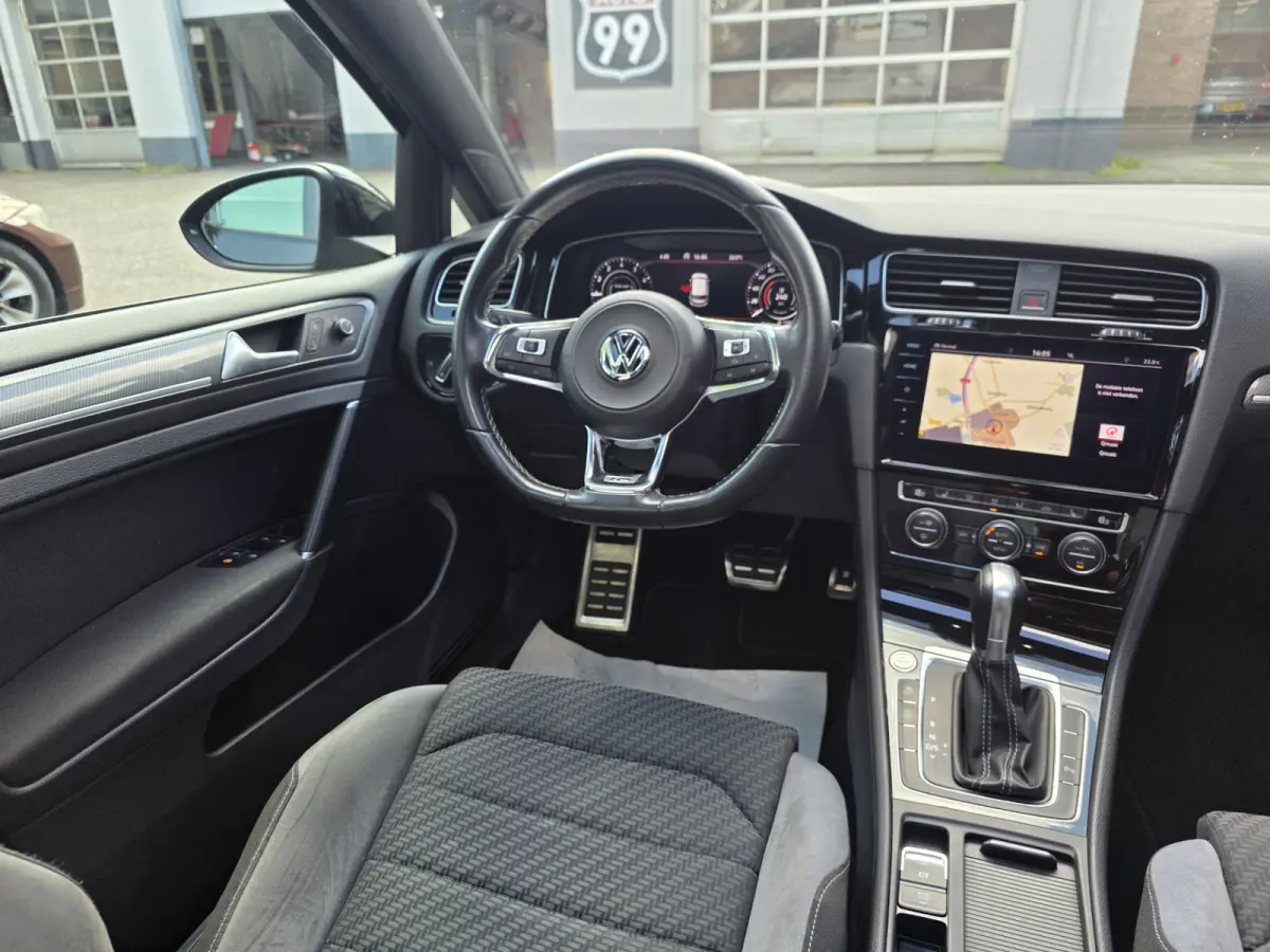 1.5 TSI Highline Business R-LINE / PANO / VIRTUAL / ACC / DCC