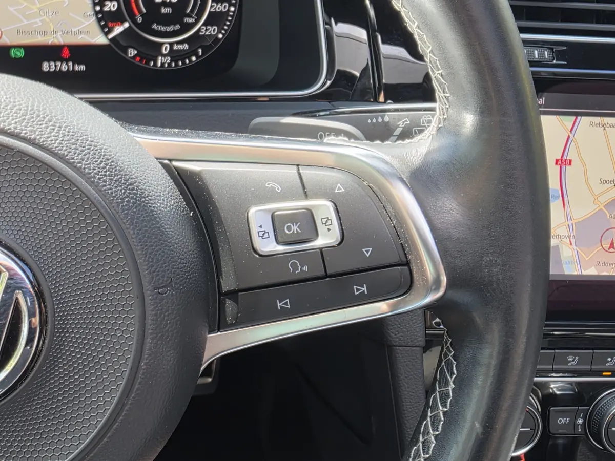 1.5 TSI Highline Business R-LINE / PANO / VIRTUAL / ACC / DCC