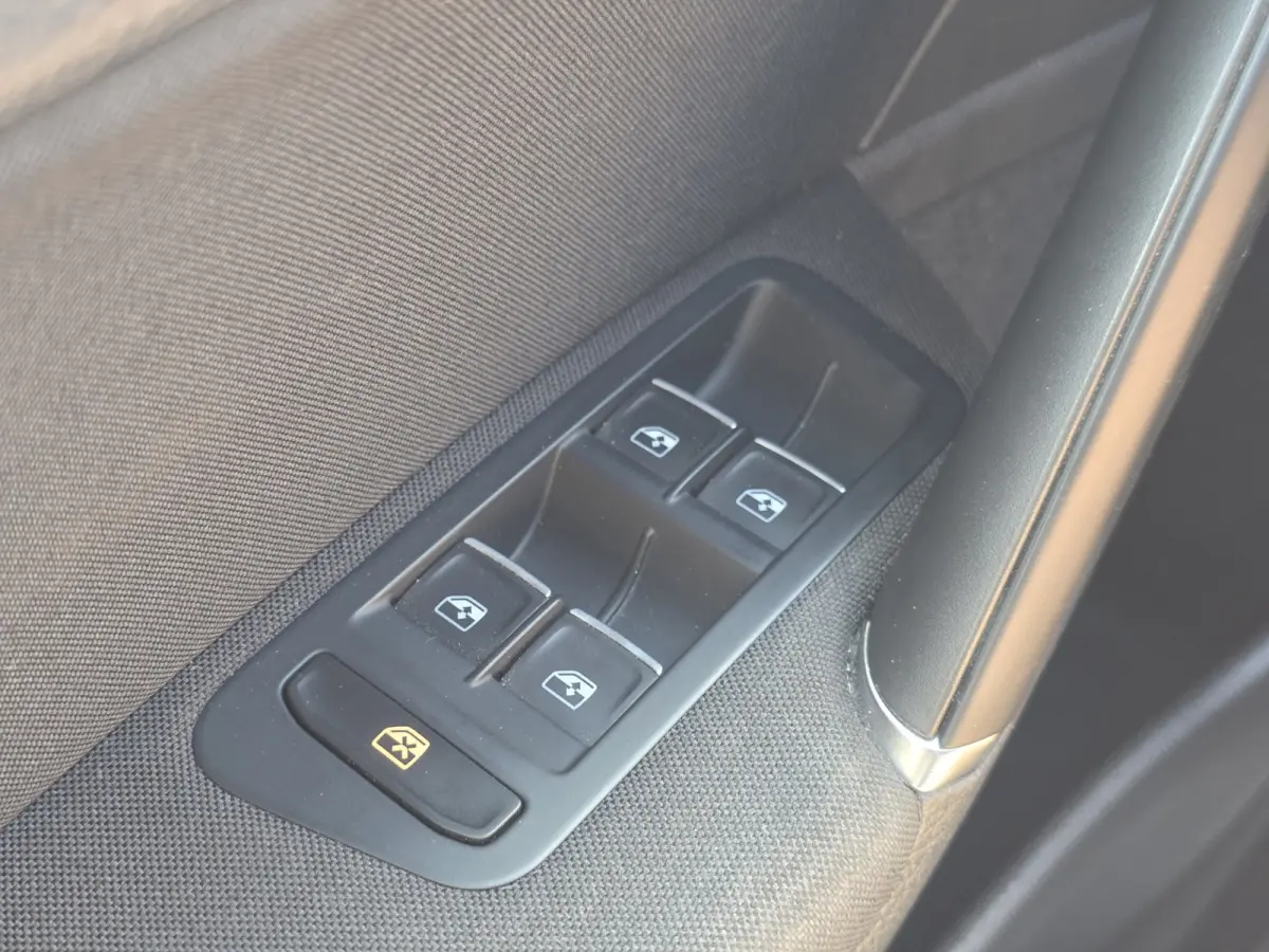 1.5 TSI Highline Business R-LINE / PANO / VIRTUAL / ACC / DCC