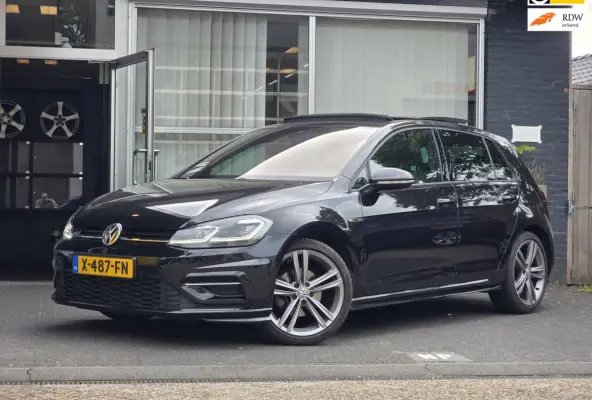 1.5 TSI Highline Business R-LINE / PANO / VIRTUAL / ACC / DCC