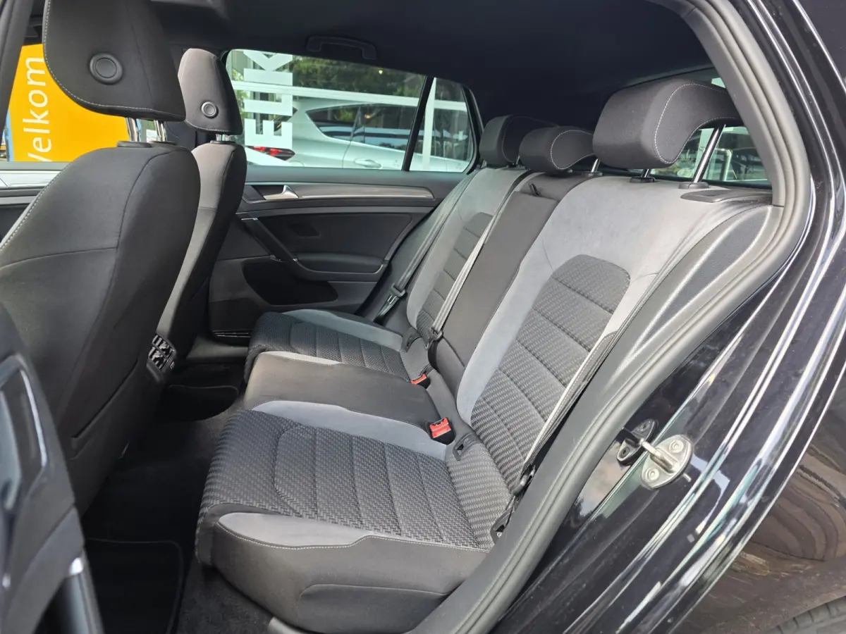 1.5 TSI Highline Business R-LINE / PANO / VIRTUAL / ACC / DCC