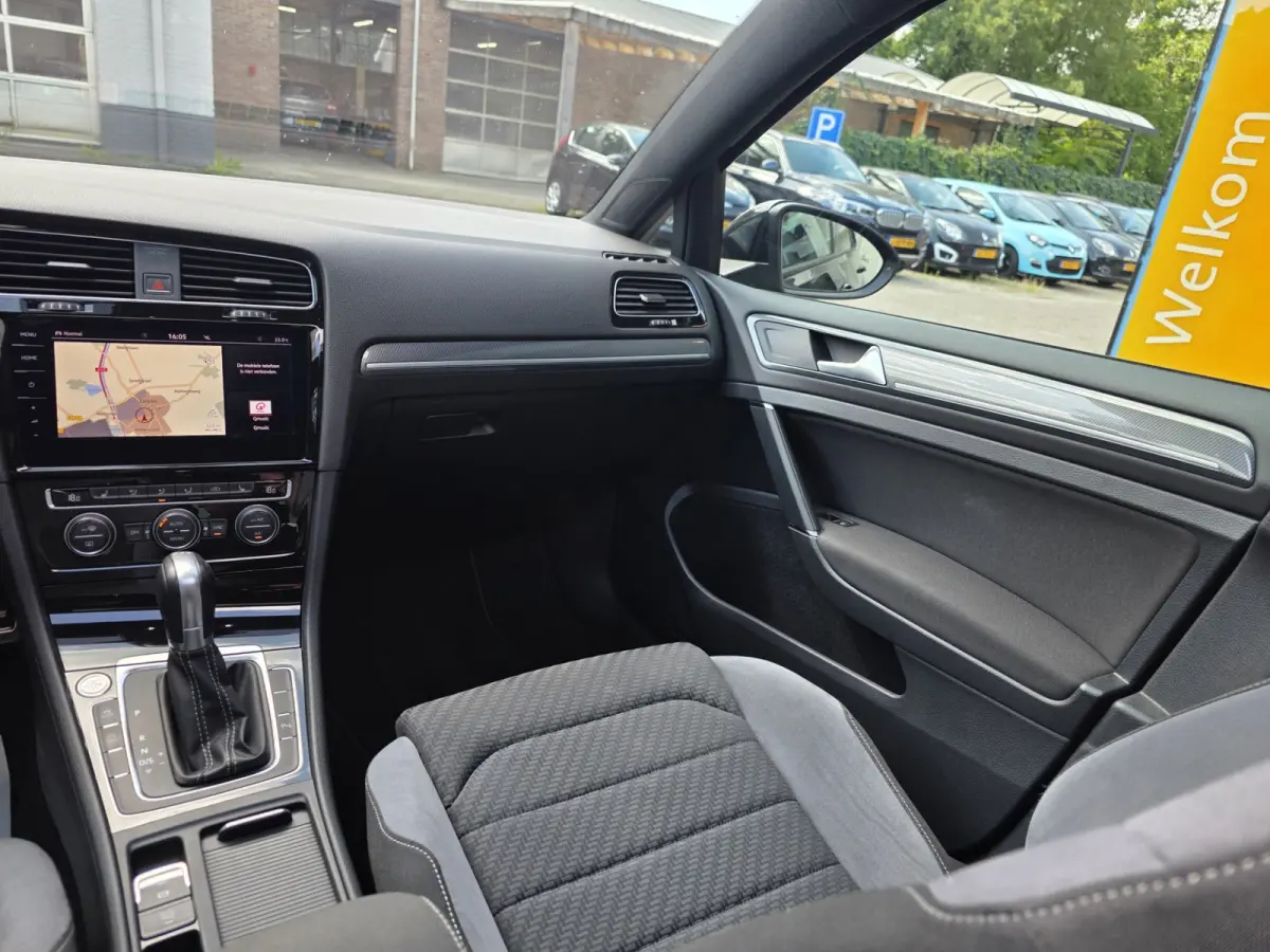 1.5 TSI Highline Business R-LINE / PANO / VIRTUAL / ACC / DCC