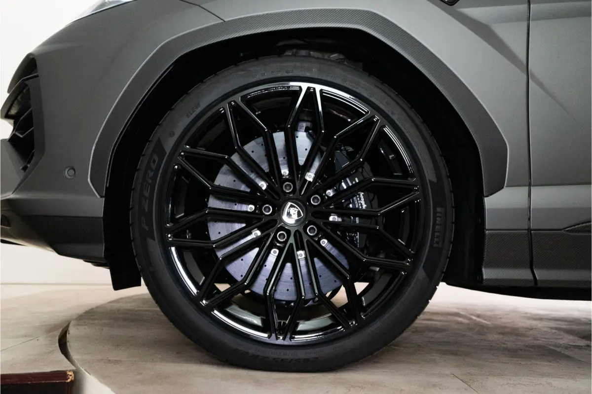 4.0 V8 Hybrid 800PK | Ad Personam | Grigio Keres Matt | Carbon | Akrapovic | 3D B&O | Service Package 5YR | 3 JAAR FABRIEKSGARANTIE GERESERVEERD