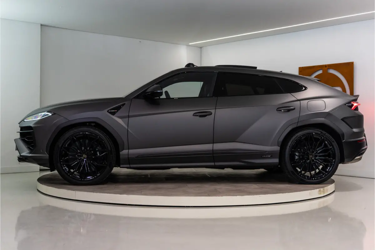 4.0 V8 Hybrid 800PK | Ad Personam | Grigio Keres Matt | Carbon | Akrapovic | 3D B&O | Service Package 5YR | 3 JAAR FABRIEKSGARANTIE GERESERVEERD