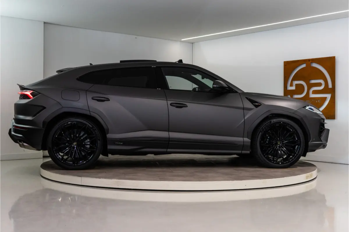 4.0 V8 Hybrid 800PK | Ad Personam | Grigio Keres Matt | Carbon | Akrapovic | 3D B&O | Service Package 5YR | 3 JAAR FABRIEKSGARANTIE GERESERVEERD