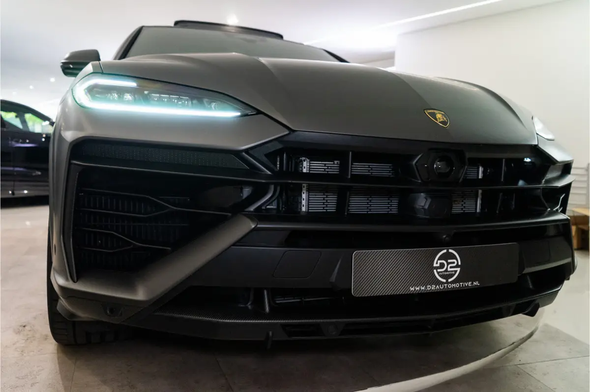 4.0 V8 Hybrid 800PK | Ad Personam | Grigio Keres Matt | Carbon | Akrapovic | 3D B&O | Service Package 5YR | 3 JAAR FABRIEKSGARANTIE GERESERVEERD