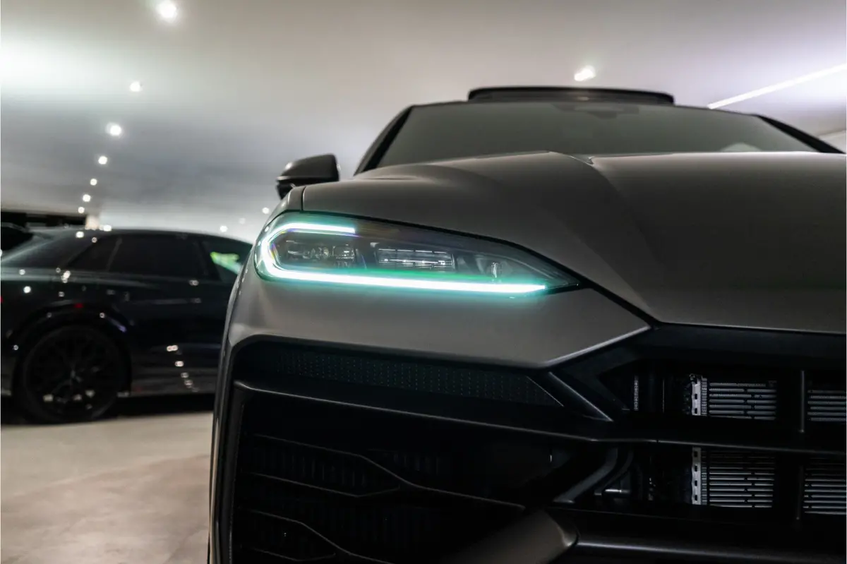 4.0 V8 Hybrid 800PK | Ad Personam | Grigio Keres Matt | Carbon | Akrapovic | 3D B&O | Service Package 5YR | 3 JAAR FABRIEKSGARANTIE GERESERVEERD