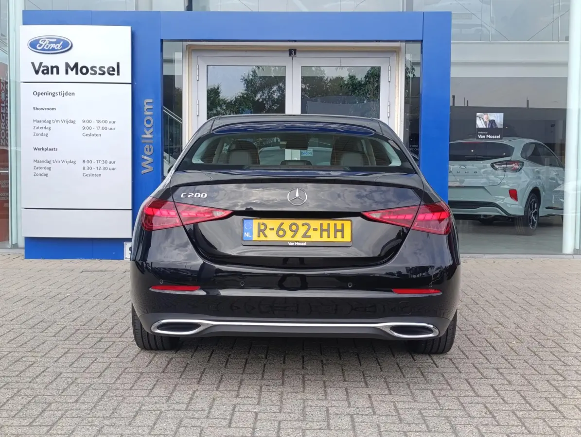 180 Business Line | Dodehoeksensoren | Camera | Stoelverwarming | Cruise Control | Climate Control
