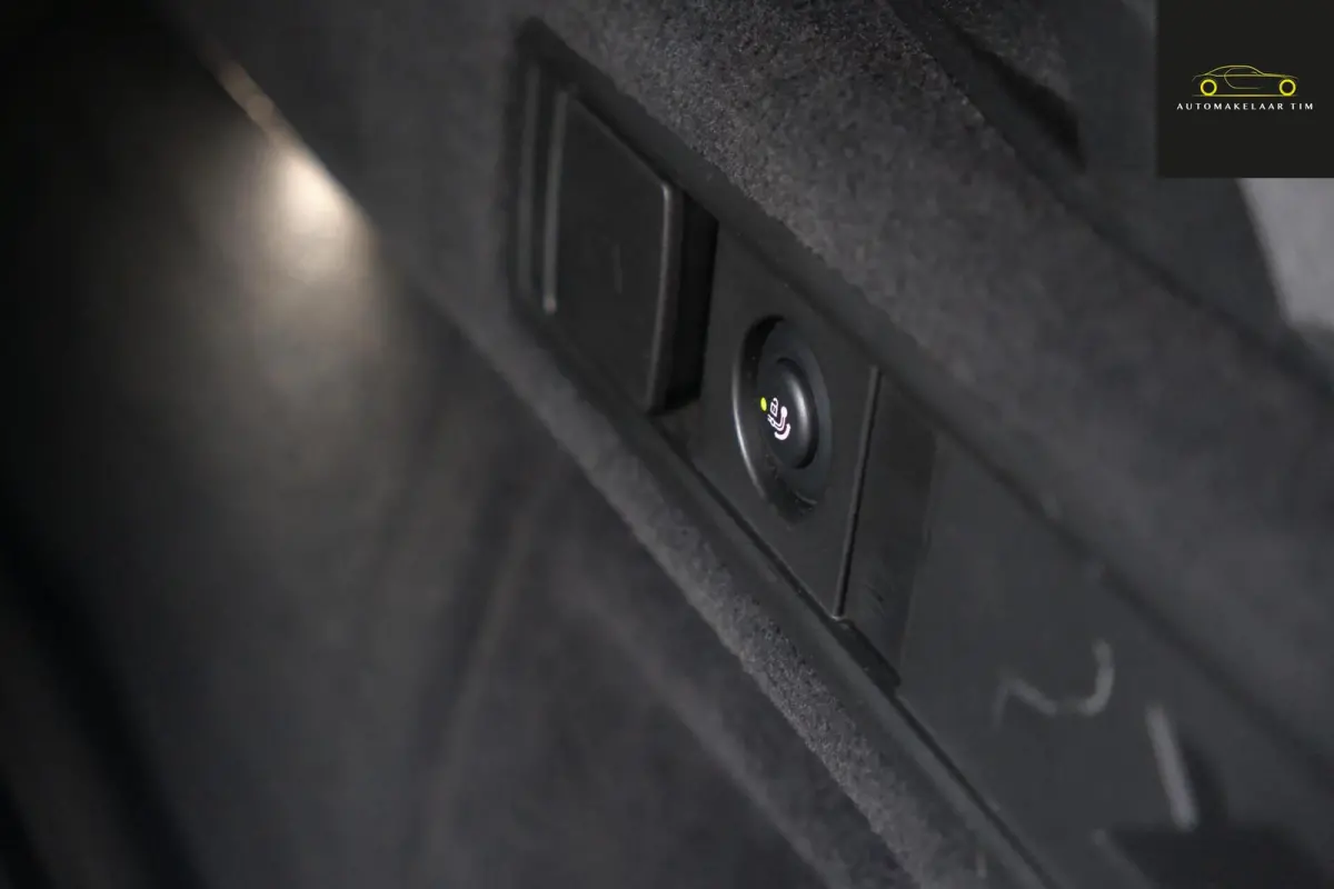 xDrive40d / High exec. / Orig.NL / 1e eigenaar