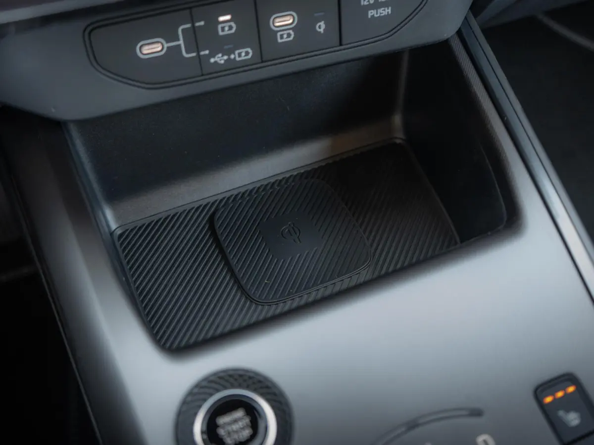 1.6 GDi Hybrid DynamicPlusLine | Actieprijs* | NIEUW MODEL | OP VOORRAAD | Stoel & Stuurverwarming | Navi. | Clima. | Adapt. Cruise. | Achteruitrijcamera | Dodehoekassistentie | Bekleding In