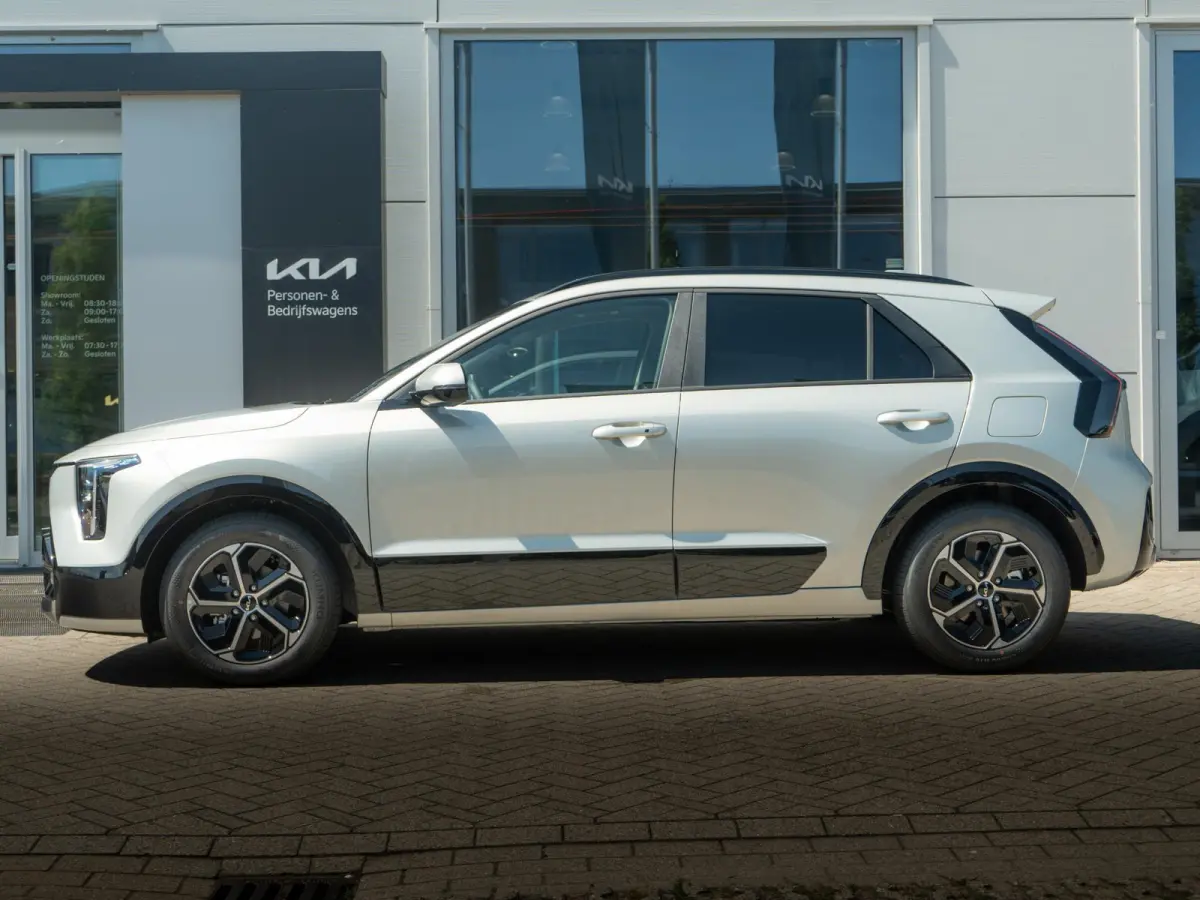 1.6 GDi Hybrid DynamicPlusLine | Actieprijs* | NIEUW MODEL | OP VOORRAAD | Stoel & Stuurverwarming | Navi. | Clima. | Adapt. Cruise. | Achteruitrijcamera | Dodehoekassistentie | Bekleding In