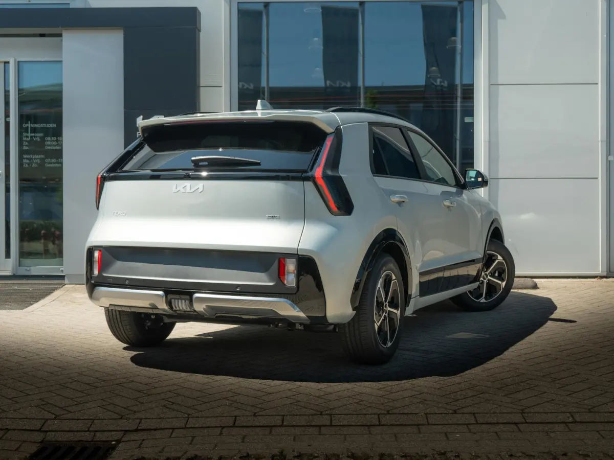 1.6 GDi Hybrid DynamicPlusLine | Actieprijs* | NIEUW MODEL | OP VOORRAAD | Stoel & Stuurverwarming | Navi. | Clima. | Adapt. Cruise. | Achteruitrijcamera | Dodehoekassistentie | Bekleding In