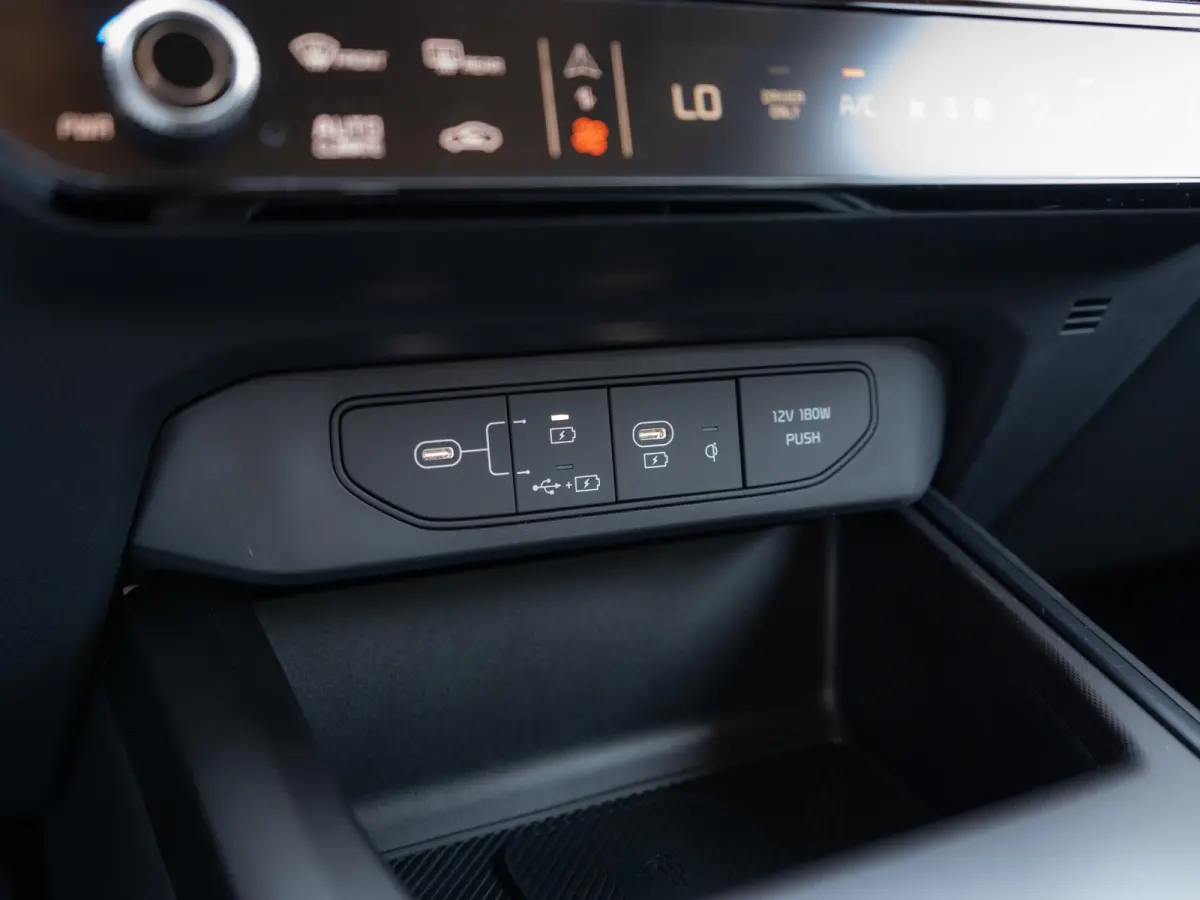 1.6 GDi Hybrid DynamicPlusLine | Actieprijs* | NIEUW MODEL | OP VOORRAAD | Stoel & Stuurverwarming | Navi. | Clima. | Adapt. Cruise. | Achteruitrijcamera | Dodehoekassistentie | Bekleding In