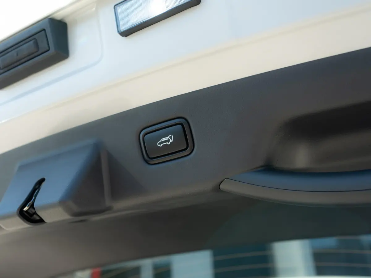 1.6 GDi Hybrid DynamicPlusLine | Actieprijs* | NIEUW MODEL | OP VOORRAAD | Stoel & Stuurverwarming | Navi. | Clima. | Adapt. Cruise. | Achteruitrijcamera | Dodehoekassistentie | Bekleding In