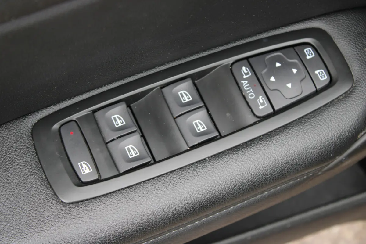 1.3 TCe Bose