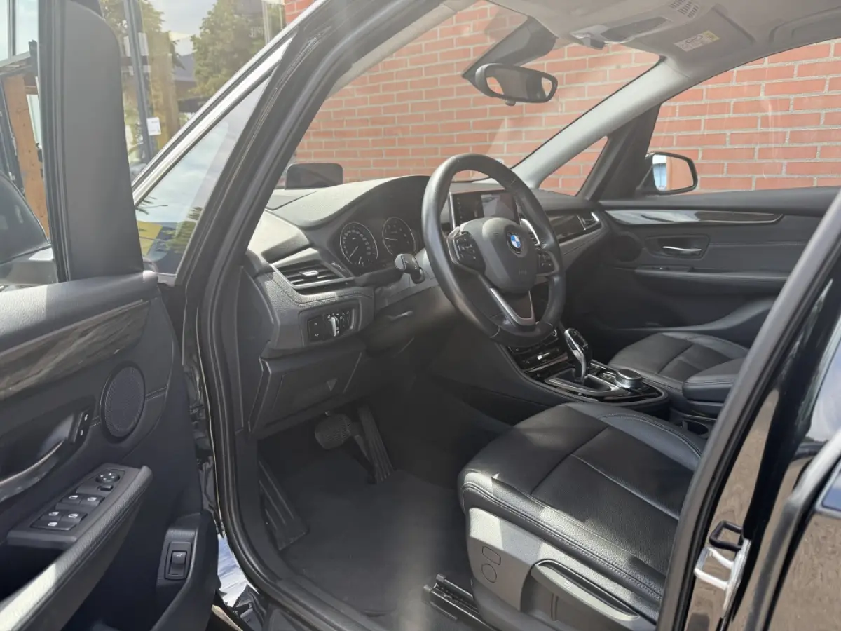 218i Executive Edition Automaat Leder Led Navigatie Camera