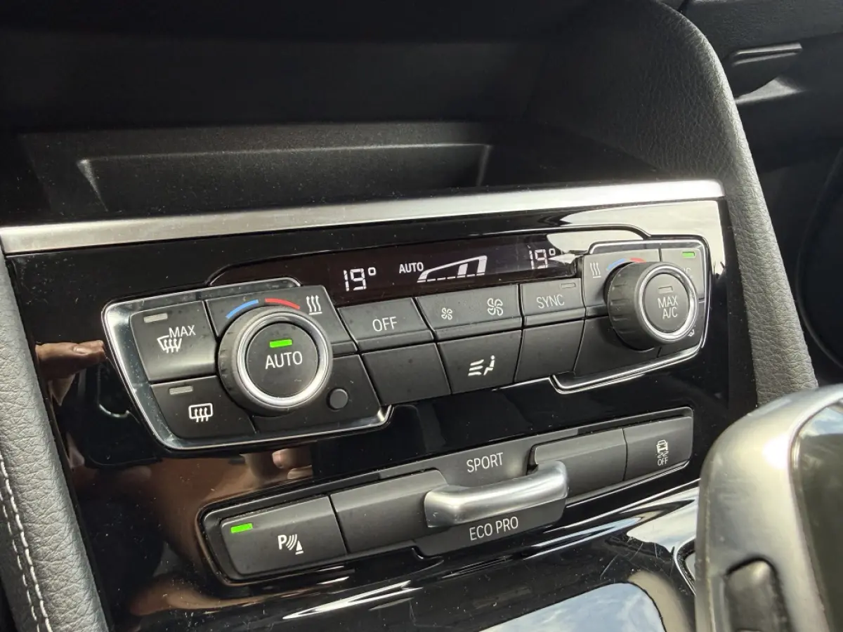218i Executive Edition Automaat Leder Led Navigatie Camera