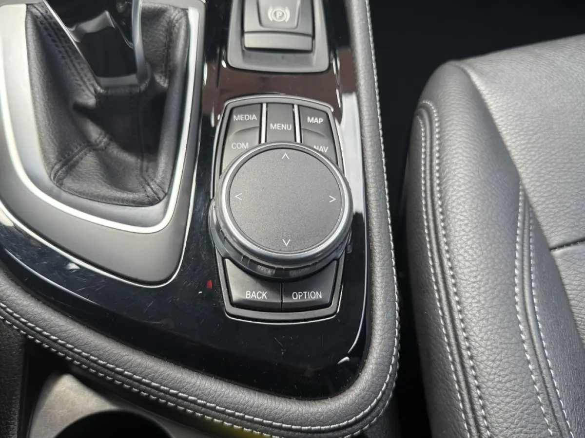 218i Executive Edition Automaat Leder Led Navigatie Camera