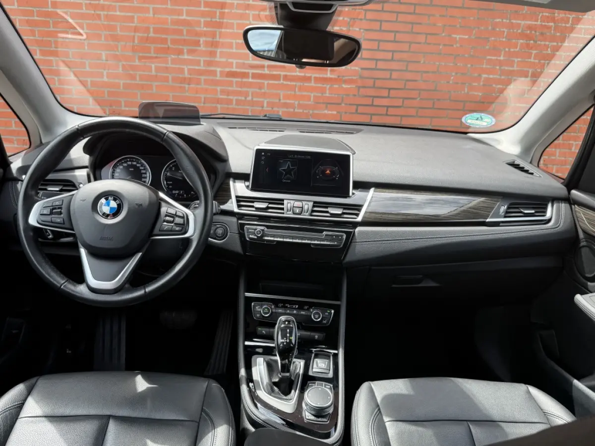 218i Executive Edition Automaat Leder Led Navigatie Camera
