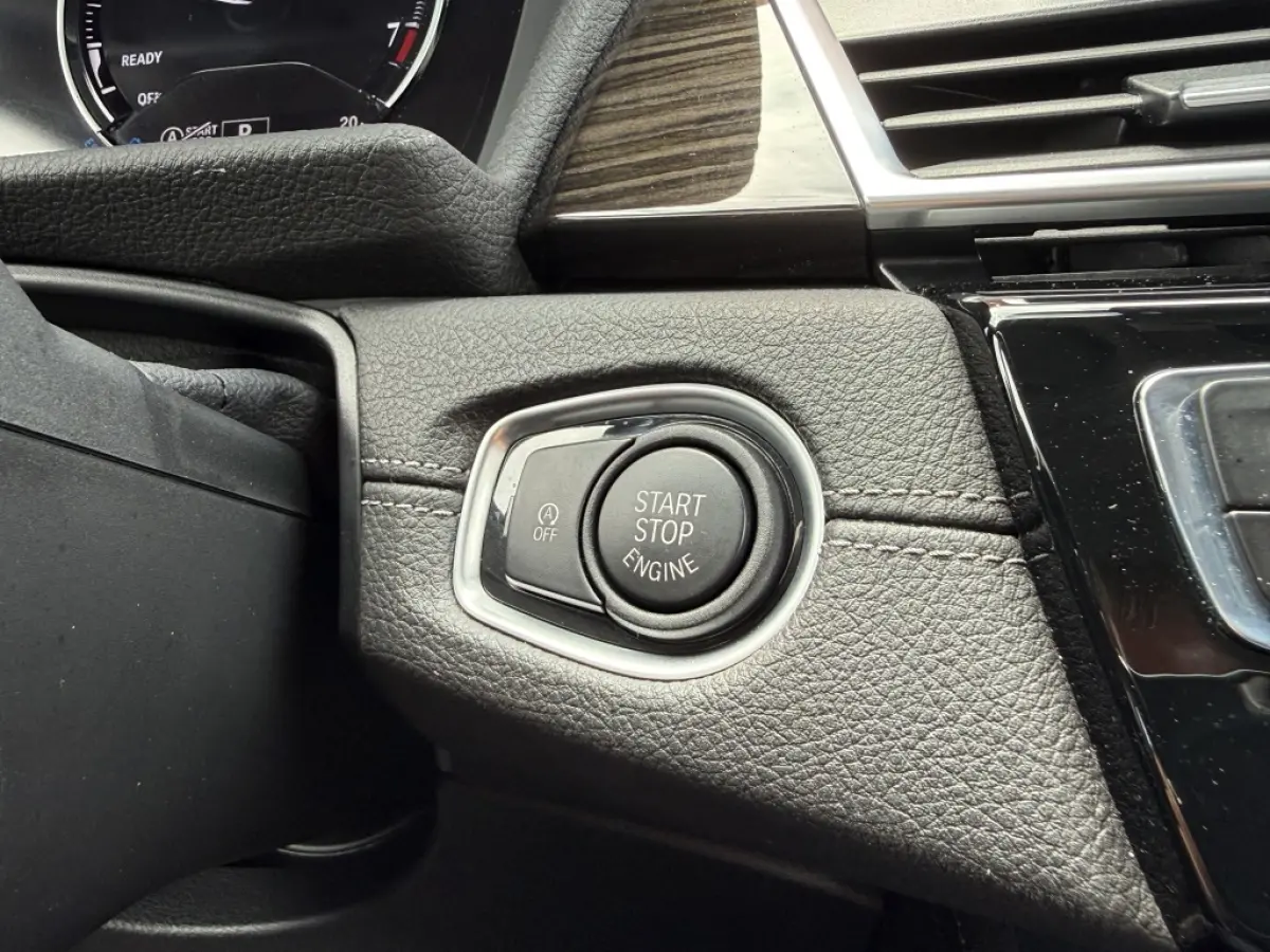 218i Executive Edition Automaat Leder Led Navigatie Camera
