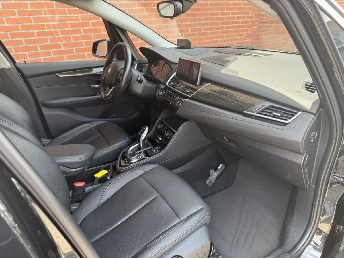 218i Executive Edition Automaat Leder Led Navigatie Camera