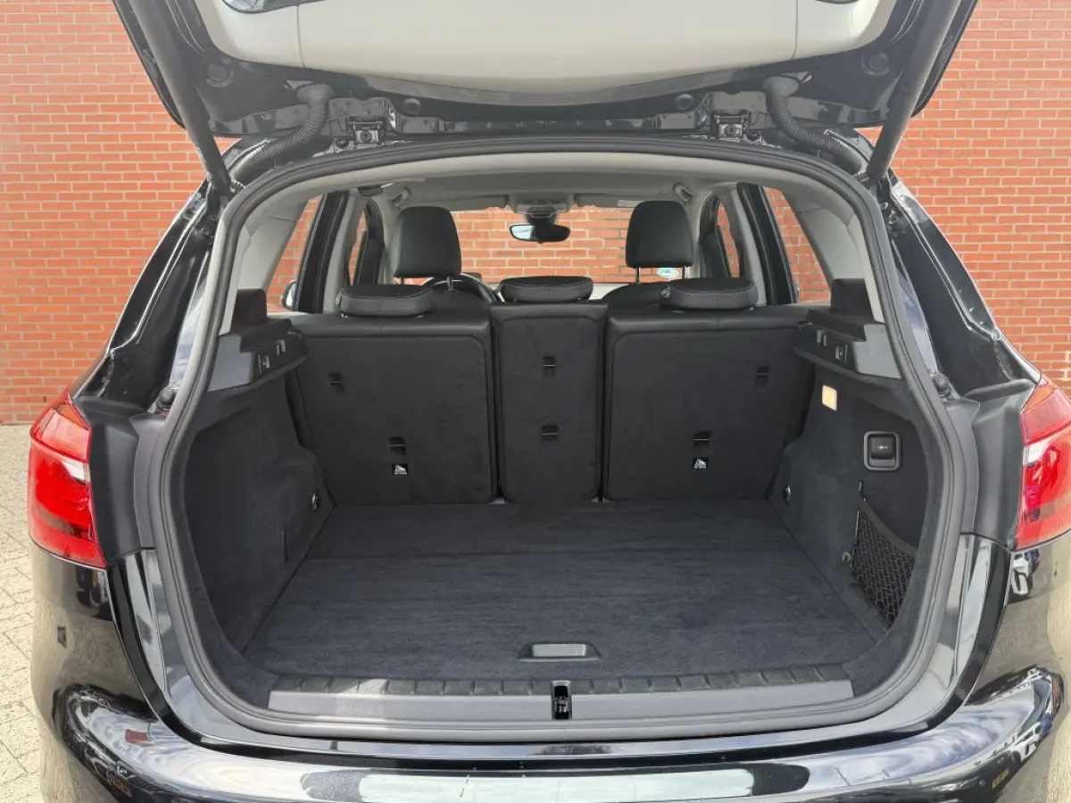 218i Executive Edition Automaat Leder Led Navigatie Camera
