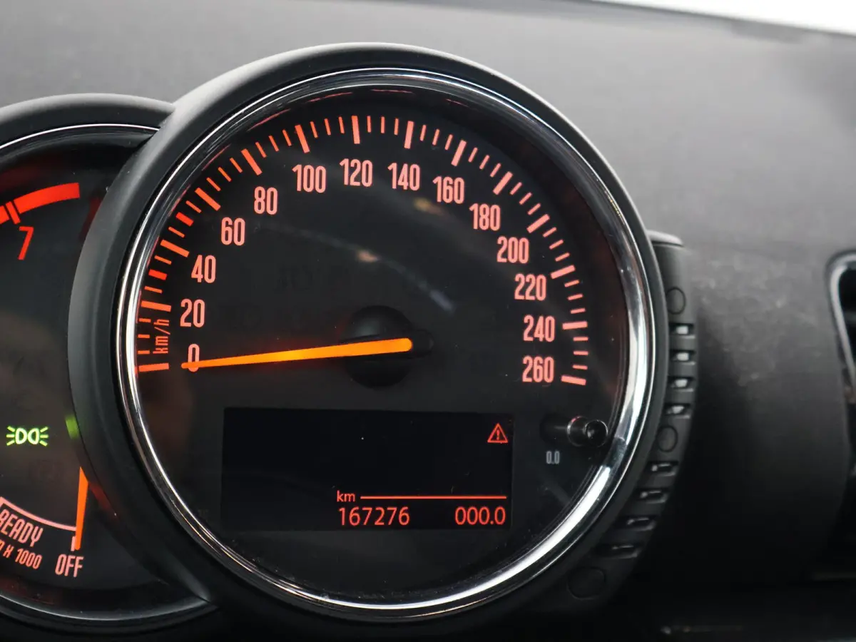 1.5 COOPER 136 PK MOONWALK GREY + ZWART DAK | 17 INCH ZWARTE VELGEN | LED | NAVIGATIE