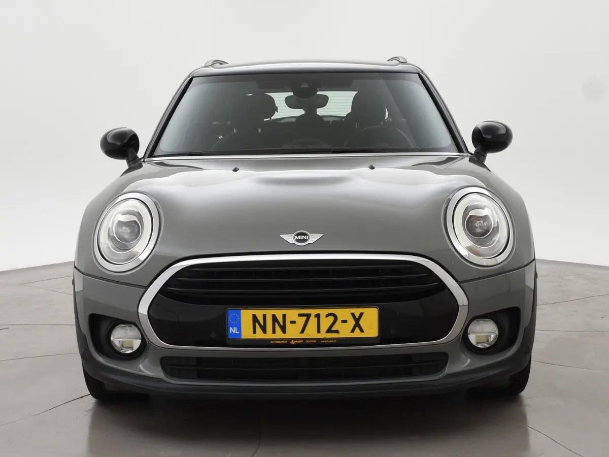 1.5 COOPER 136 PK MOONWALK GREY + ZWART DAK | 17 INCH ZWARTE VELGEN | LED | NAVIGATIE