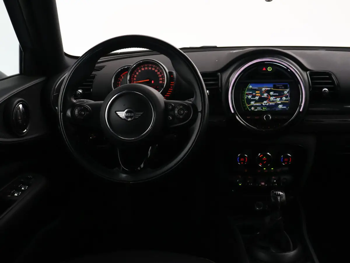 1.5 COOPER 136 PK MOONWALK GREY + ZWART DAK | 17 INCH ZWARTE VELGEN | LED | NAVIGATIE