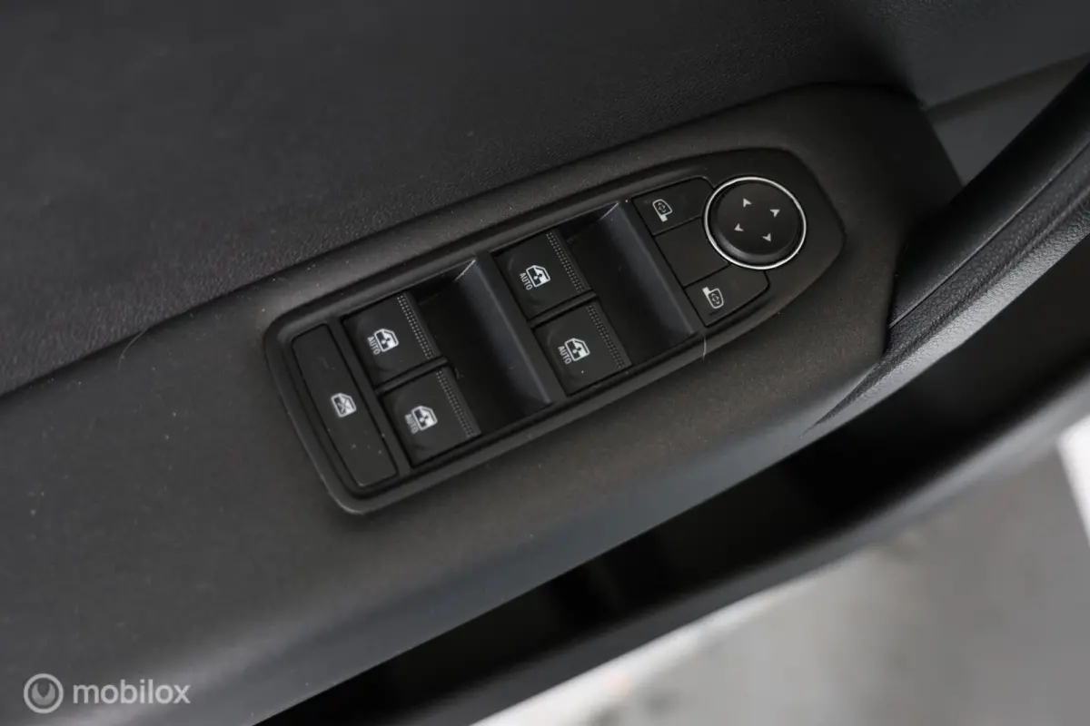 1.3 mild hybrid 140 techno - Stuur/Stoelverwarming - Camera - Navigatie