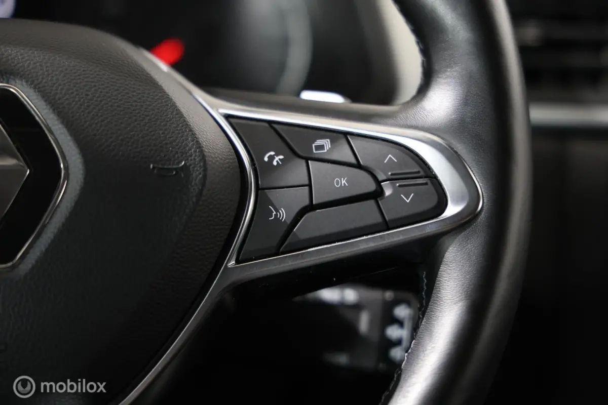 1.3 mild hybrid 140 techno - Stuur/Stoelverwarming - Camera - Navigatie